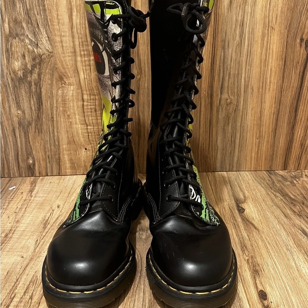 RARE Doc Marten graffiti 14 eye boots UK size 8 - Picture 5 of 11